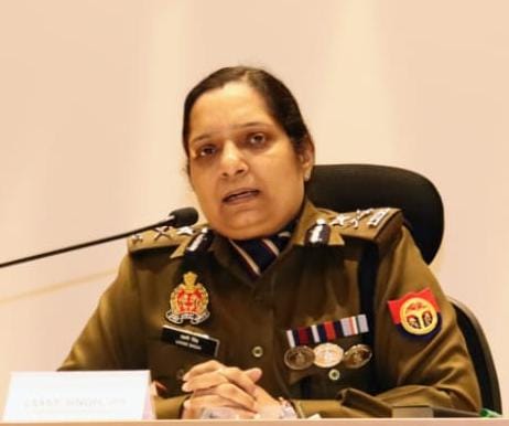  Noida’s Police Commissioner Laxmi Singh is going to give a big gift to the residents of Noida, now they will not have to stumble every now and then to file a complaint of cybercrime.