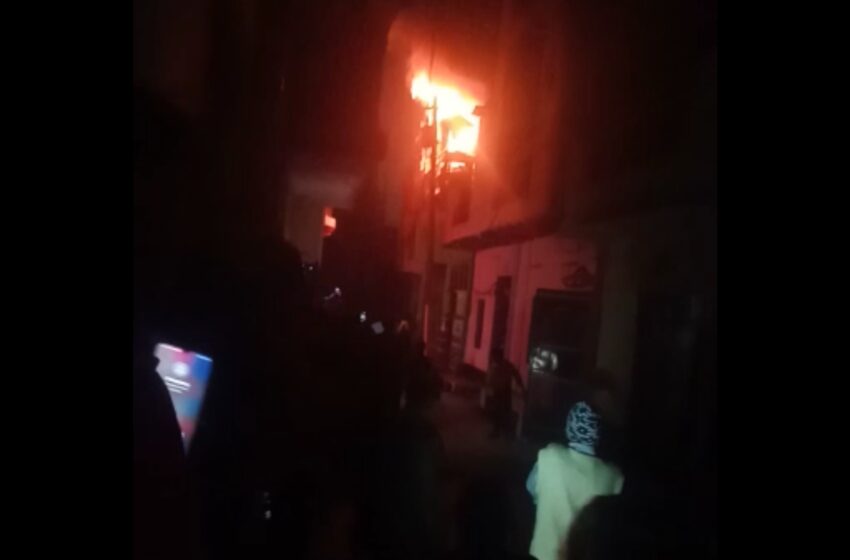 A sudden fire broke out in a house on the first floor of a one-storey building in street number 15, Chaman Colony, village Kanavani, Ghaziabad.